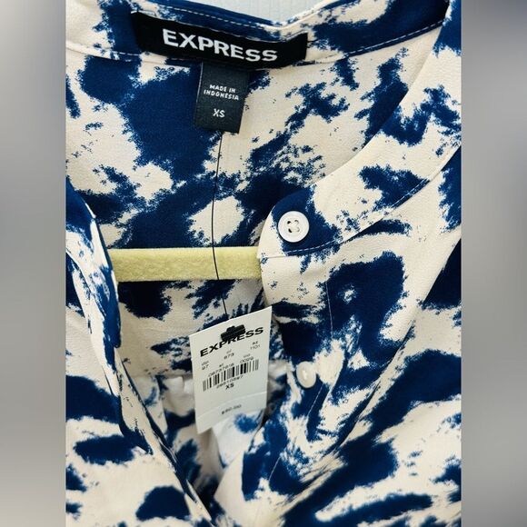 NWT Express Blue Cream Short Puff Sleeve Button Down Shirt Blouse Sz XS - Picture 6 of 7